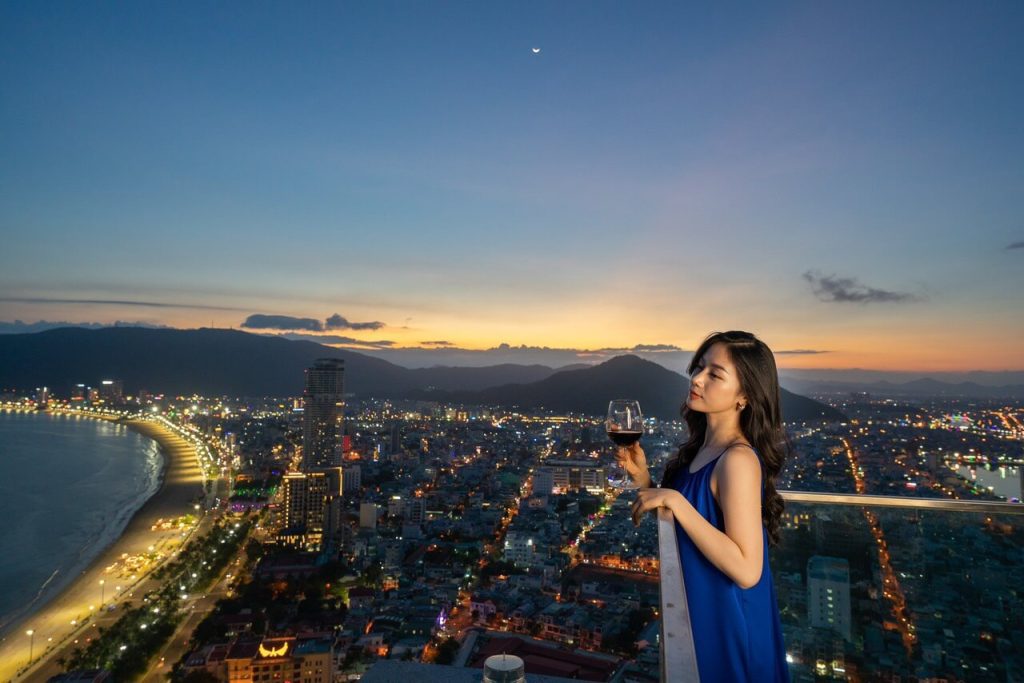 Thư giãn ban công view biển căn hộ Altara Residences Quy Nhơn