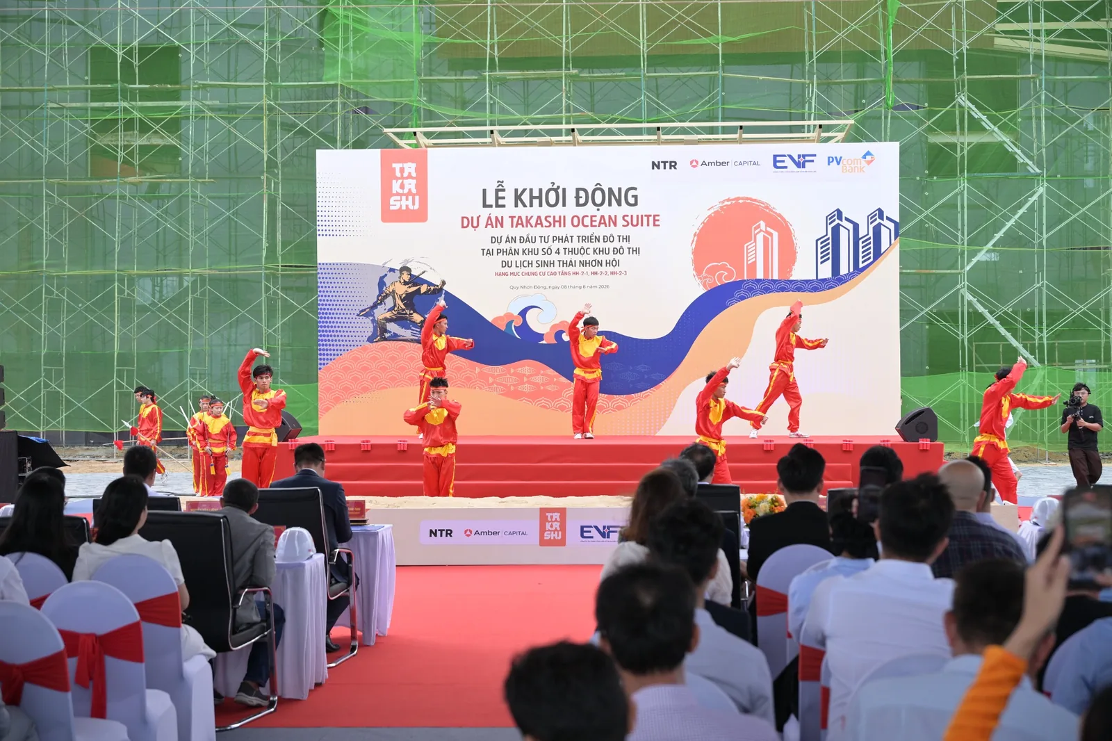 Chuong trinh nghe thuat le khoi dong du an Takashi Ocean Suite Nhon Hoi