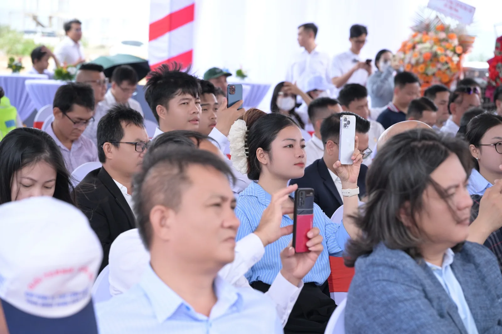 Khách mời và đại biểu tham dự lễ khởi động 3 tòa tháp dự án Takashi Ocean Suite
