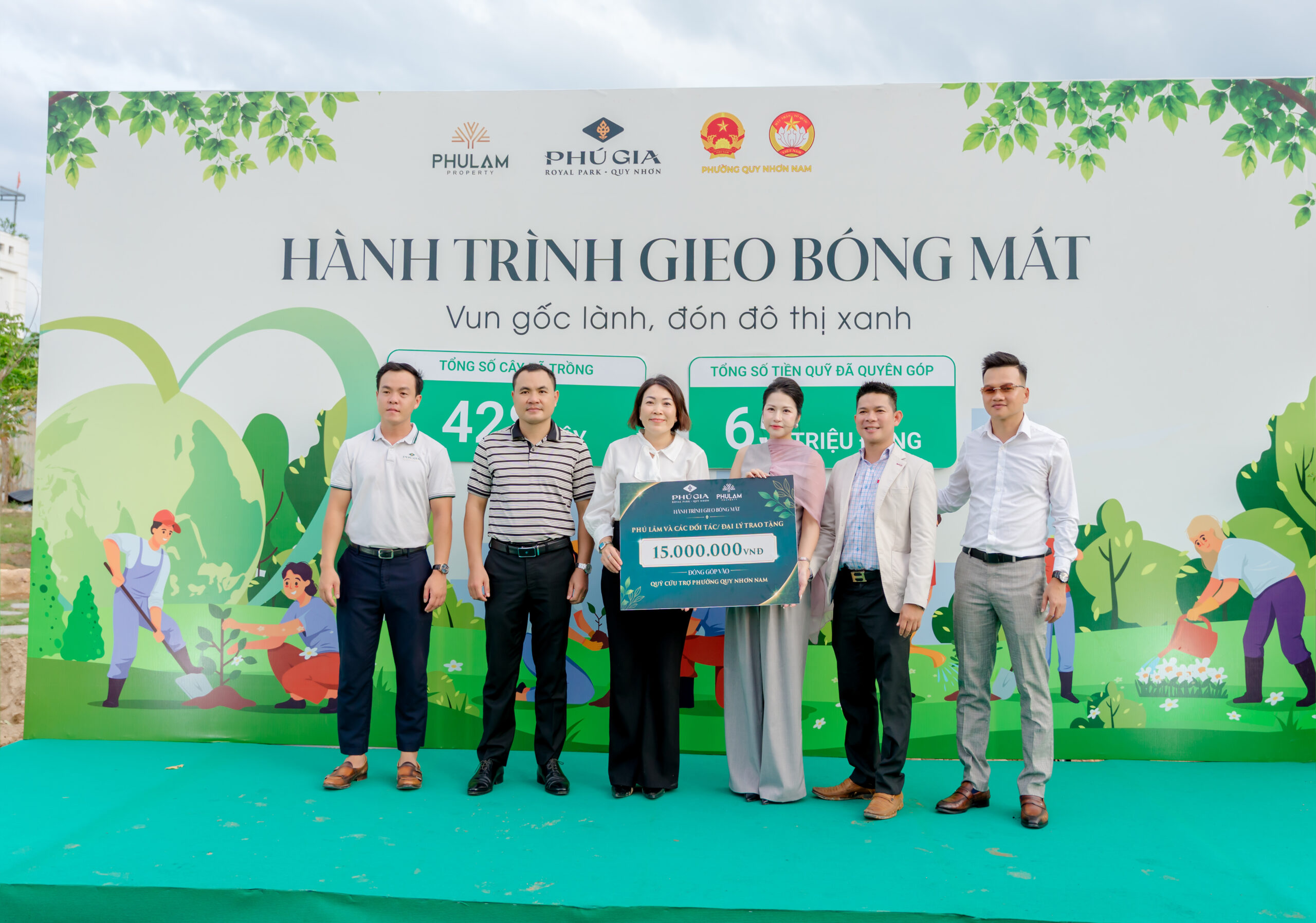 Khách mời tham dự chương trình Hành trình Gieo Bóng Mát tại Phú Gia Royal Park Quy Nhơn