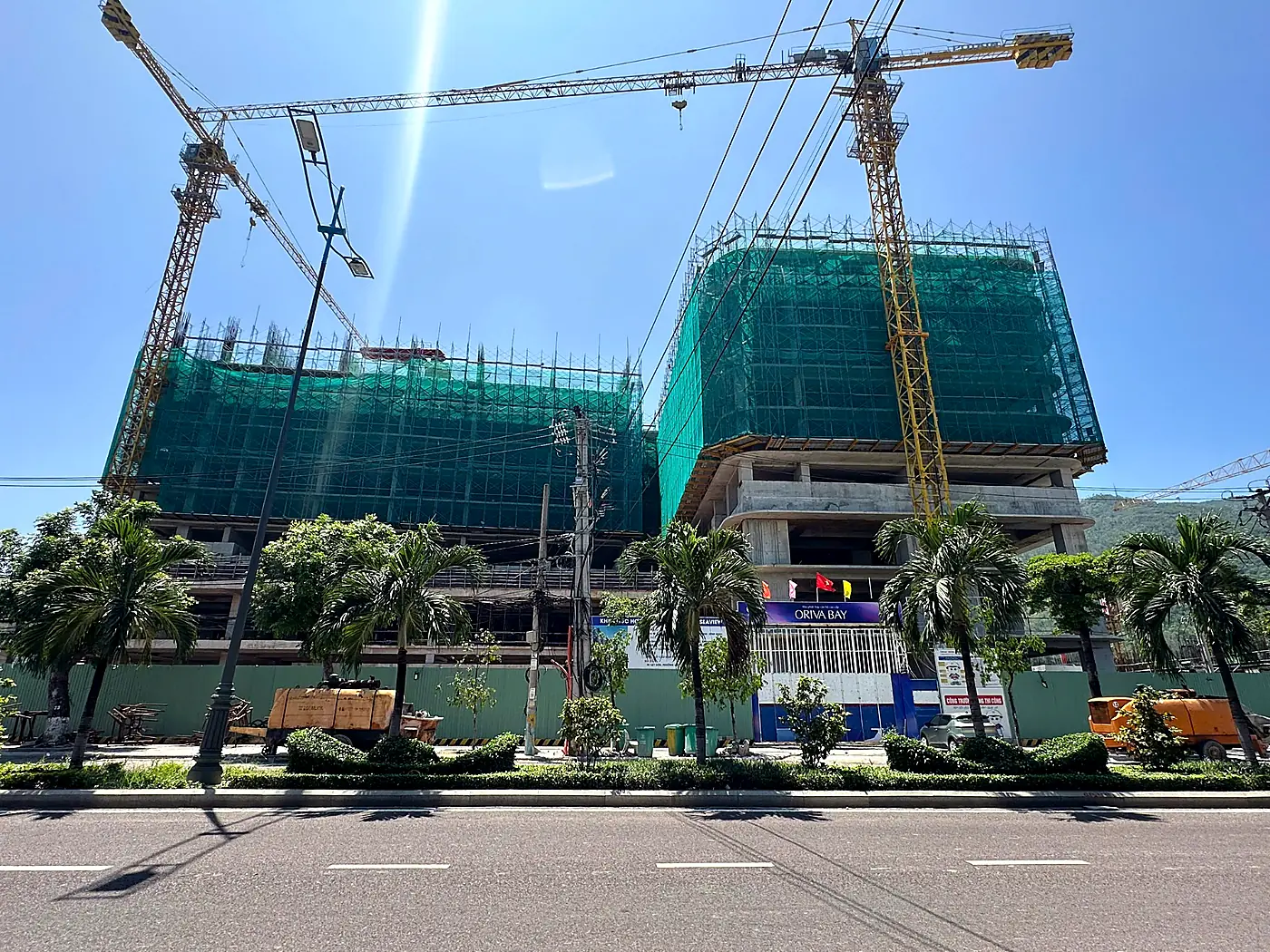 Mặt tiền công trường Oriva Bay Quy Nhơn tháng 10/2026
